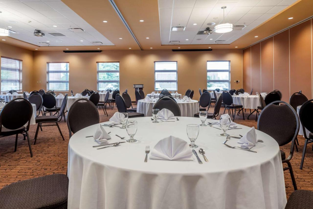 Best Western Plus, Bathurst Hotel & Suites Exterior photo